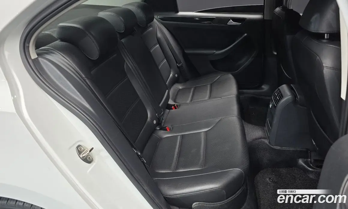 Volkswagen Jetta 2015 2.0 автомат (гидро), фото 12 Volkswagen Jetta 2015 2.0 автомат (гидро), фото 12