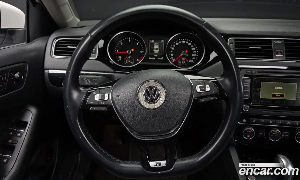 Volkswagen Jetta 2015 2.0 автомат (гидро), фото 13 Volkswagen Jetta 2015 2.0 автомат (гидро), фото 13