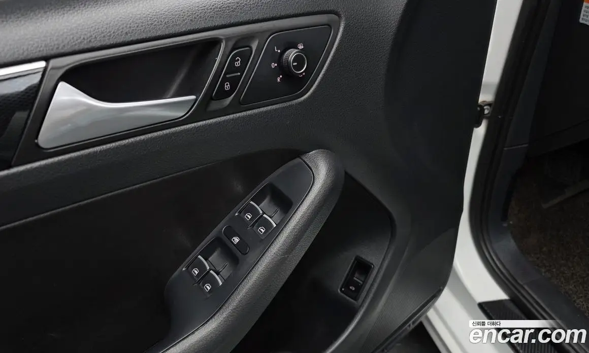Volkswagen Jetta 2015 2.0 автомат (гидро), фото 17 Volkswagen Jetta 2015 2.0 автомат (гидро), фото 17