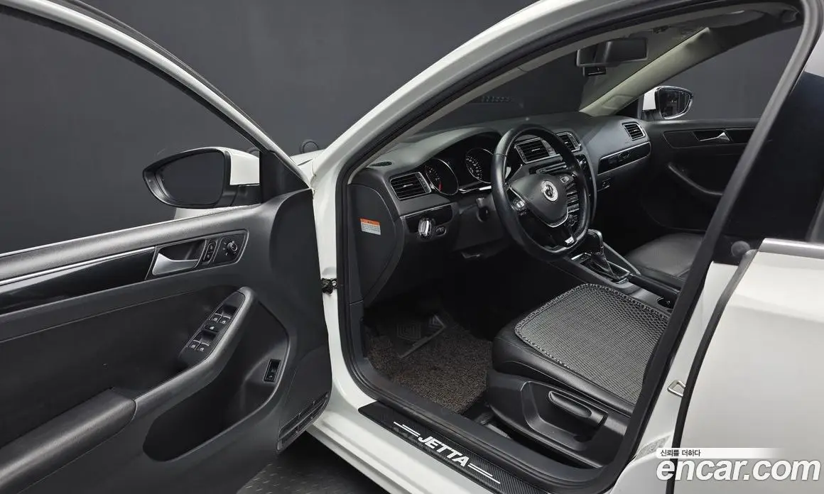 Volkswagen Jetta 2015 2.0 автомат (гидро), фото 10 Volkswagen Jetta 2015 2.0 автомат (гидро), фото 10