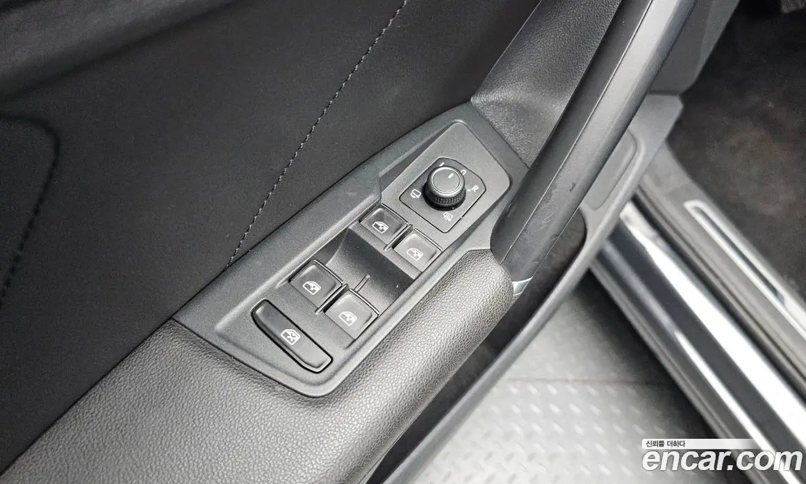 Volkswagen Tiguan 2018 2.0 автомат (гидро), фото 18