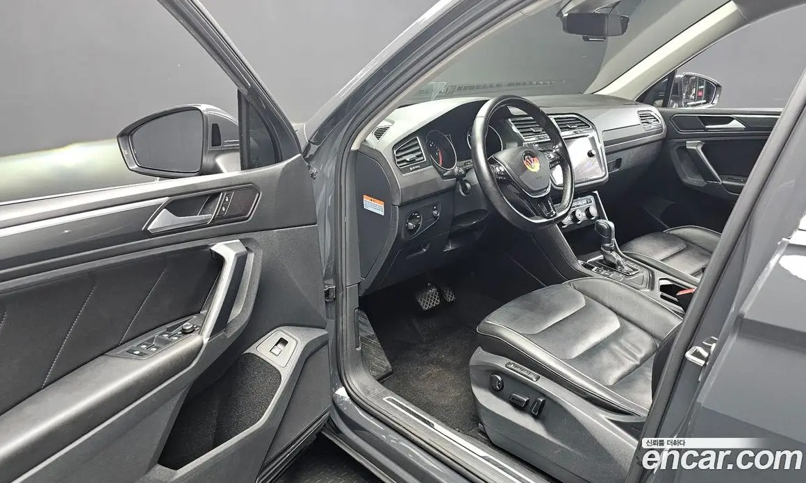 Volkswagen Tiguan 2018 2.0 автомат (гидро), фото 10