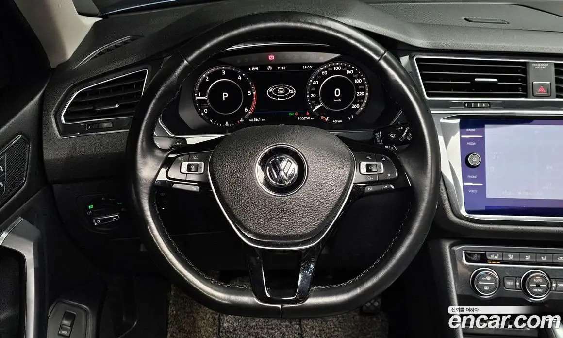 Volkswagen Tiguan 2018 2.0 автомат (гидро), фото 13