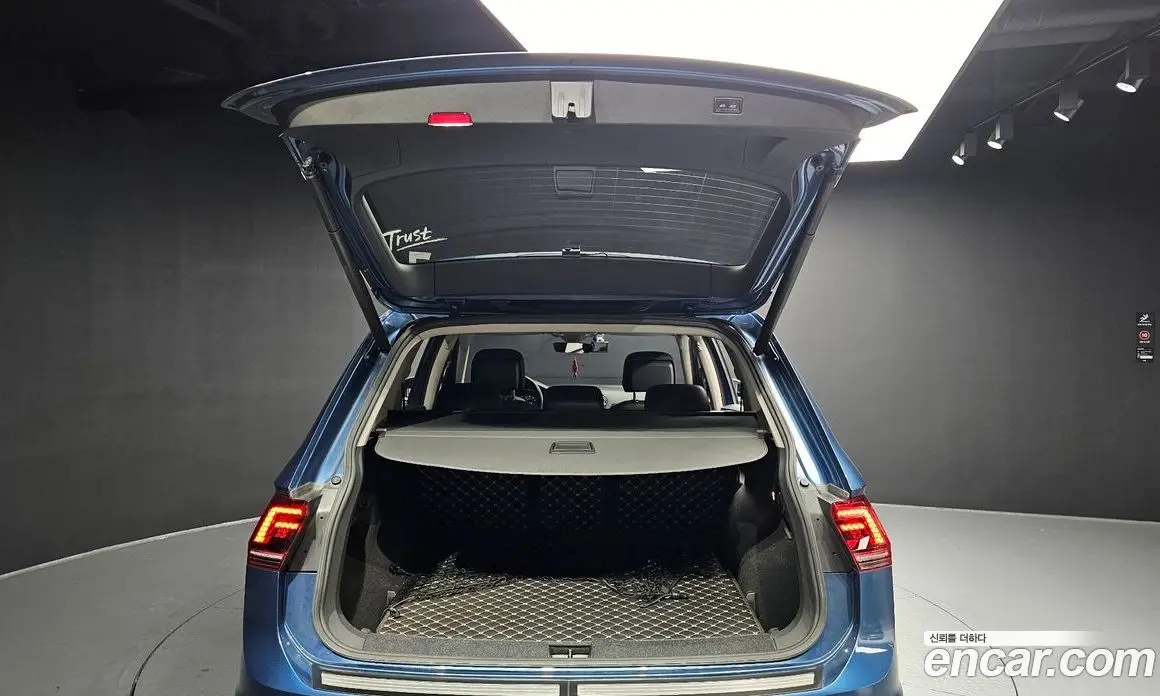 Volkswagen Tiguan 2018 2.0 автомат (гидро), фото 20