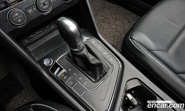 Volkswagen Tiguan 2018 2.0 автомат (гидро), миниатюра 9