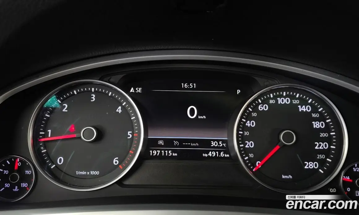 Volkswagen Touareg 2016 3.0 автомат (гидро), фото 8 Volkswagen Touareg 2016 3.0 автомат (гидро), фото 8