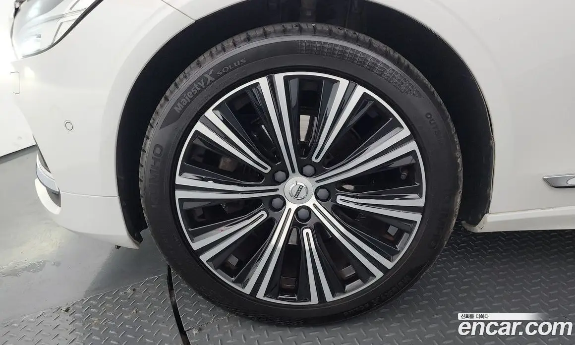 Volvo S90 2021 2.0 автомат (гидро), фото 4 Volvo S90 2021 2.0 автомат (гидро), фото 4