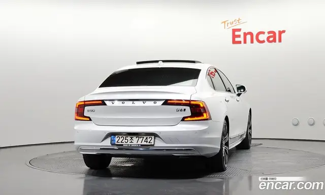 Volvo S90 2022 2.0 автомат (гидро), миниатюра 4 Volvo S90 2022 2.0 автомат (гидро), миниатюра 4