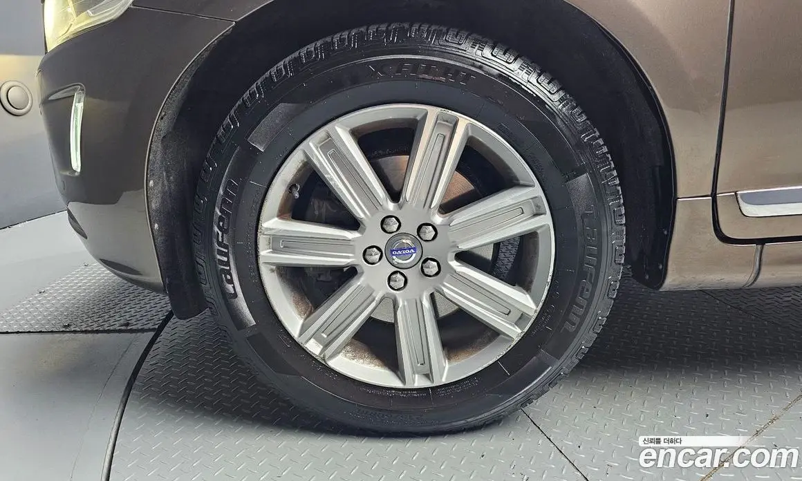 Volvo XC60 2015 2.0 автомат (гидро), фото 5 Volvo XC60 2015 2.0 автомат (гидро), фото 5