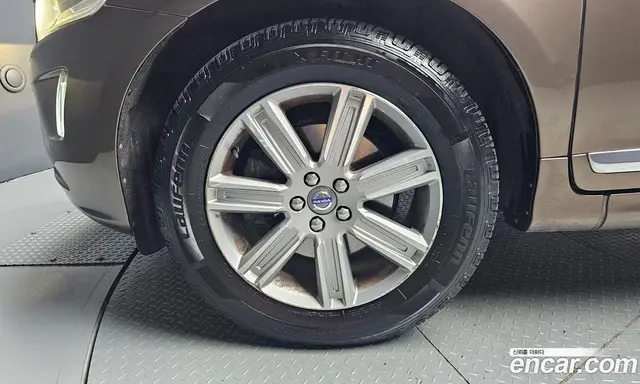 Volvo XC60 2015 2.0 автомат (гидро), миниатюра 5 Volvo XC60 2015 2.0 автомат (гидро), миниатюра 5