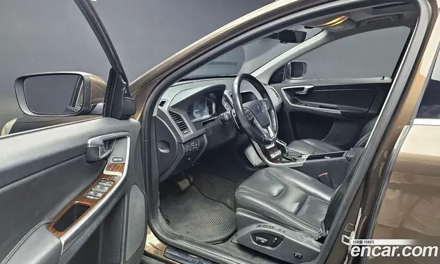 Volvo XC60 2015 2.0 автомат (гидро), миниатюра 10 Volvo XC60 2015 2.0 автомат (гидро), миниатюра 10