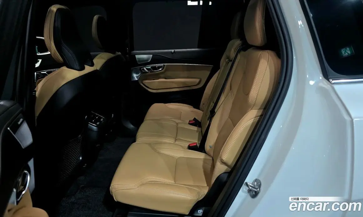 Volvo XC90 2025 2.0 автомат (гидро), фото 17