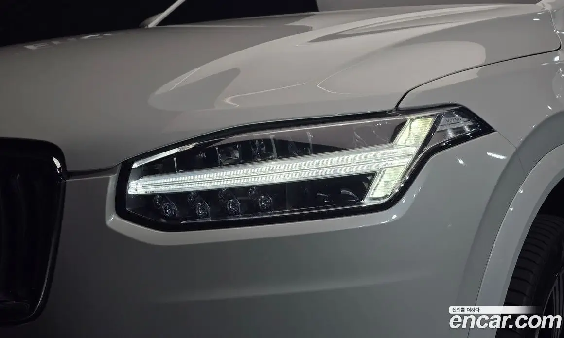 Volvo XC90 2025 2.0 автомат (гидро), фото 8