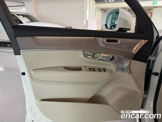Volvo XC90 2026 2.0 автомат (гидро), миниатюра 12