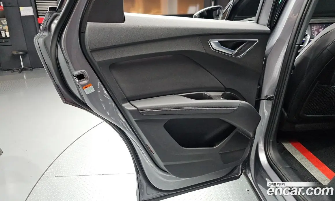 Audi Q4 e-tron 2025 0.2 автомат (гидро), фото 15 Audi Q4 e-tron 2025 0.2 автомат (гидро), фото 15