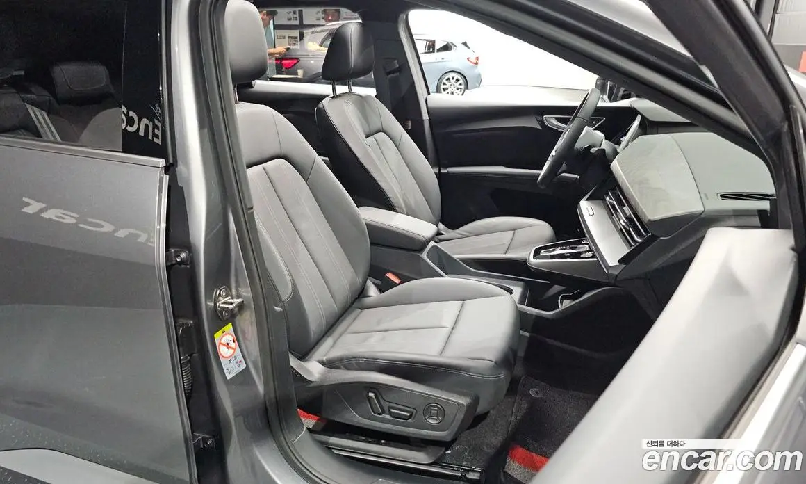 Audi Q4 e-tron 2025 0.2 автомат (гидро), фото 18 Audi Q4 e-tron 2025 0.2 автомат (гидро), фото 18