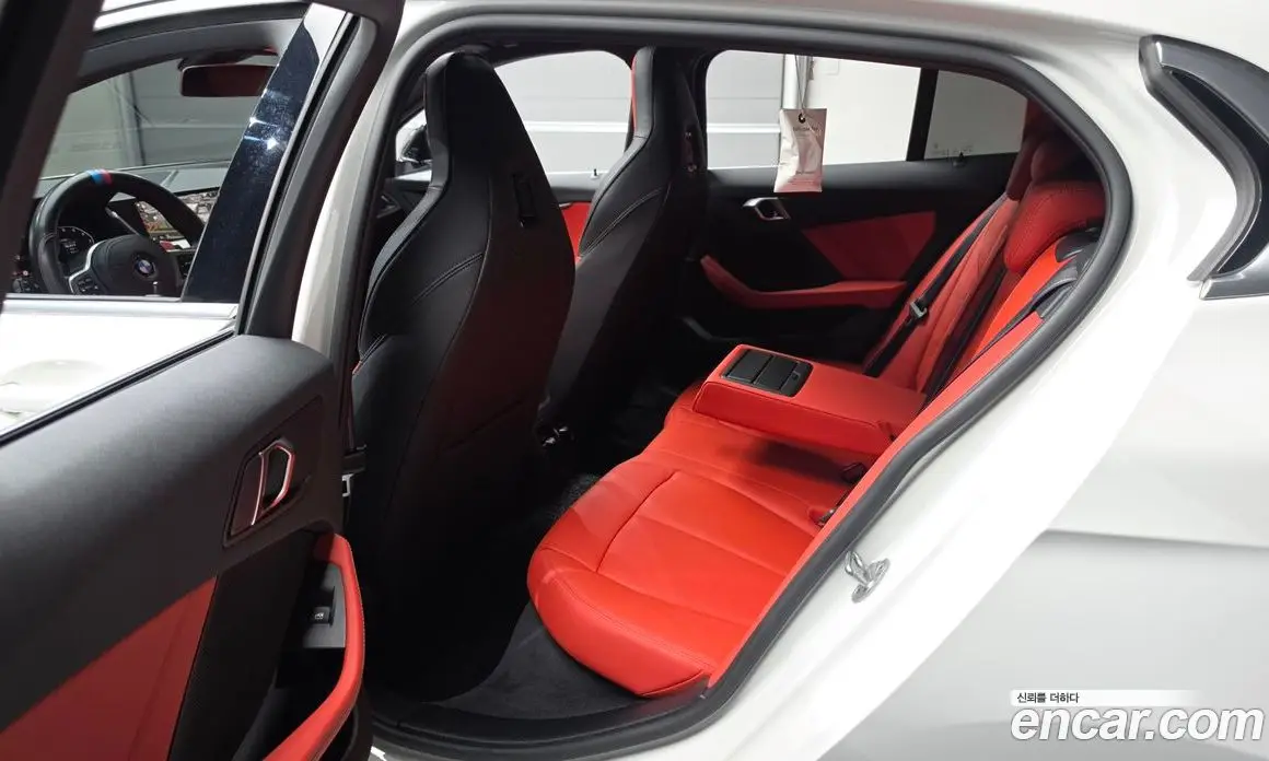 BMW 1 серия 2023 2.0 автомат (гидро), фото 17 BMW 1 серия 2023 2.0 автомат (гидро), фото 17