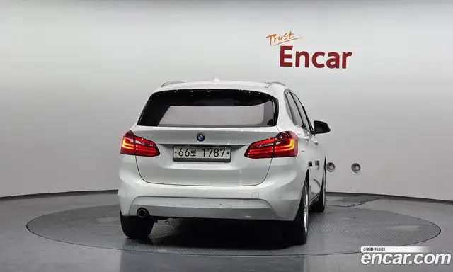 BMW 2 серия 2016 2.0 автомат (гидро), миниатюра 4 BMW 2 серия 2016 2.0 автомат (гидро), миниатюра 4