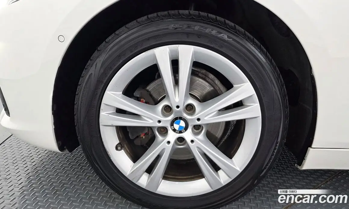 BMW 2 серия 2016 2.0 автомат (гидро), фото 5 BMW 2 серия 2016 2.0 автомат (гидро), фото 5