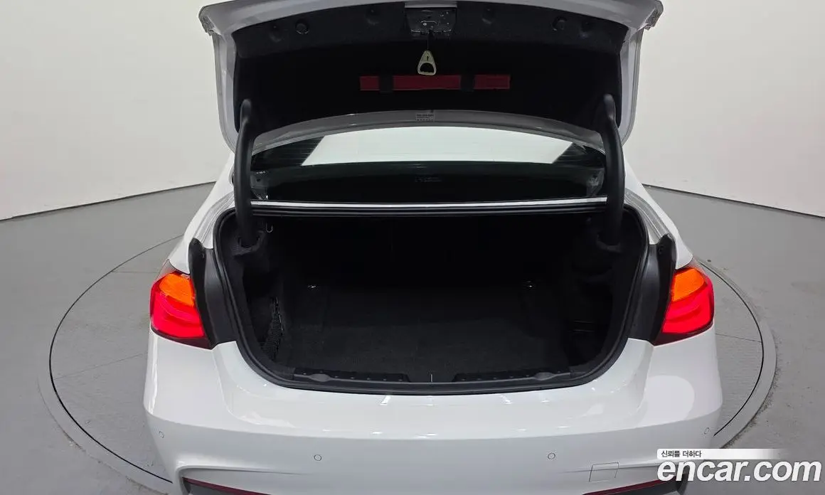 BMW 3 серия 2018 2.0 автомат (гидро), фото 31 BMW 3 серия 2018 2.0 автомат (гидро), фото 31