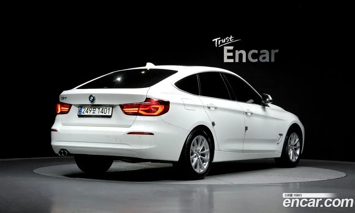 BMW 3 серия 2019 2.0 автомат (гидро), фото 2 BMW 3 серия 2019 2.0 автомат (гидро), фото 2