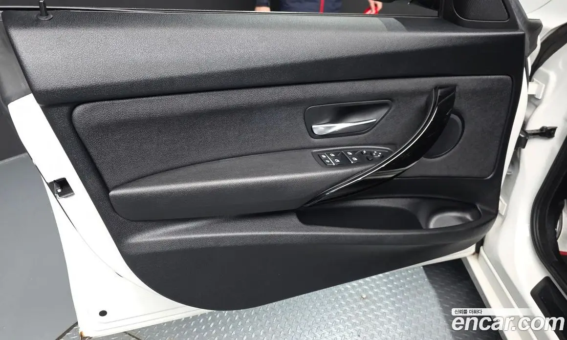 BMW 3 серия 2019 2.0 автомат (гидро), фото 14 BMW 3 серия 2019 2.0 автомат (гидро), фото 14