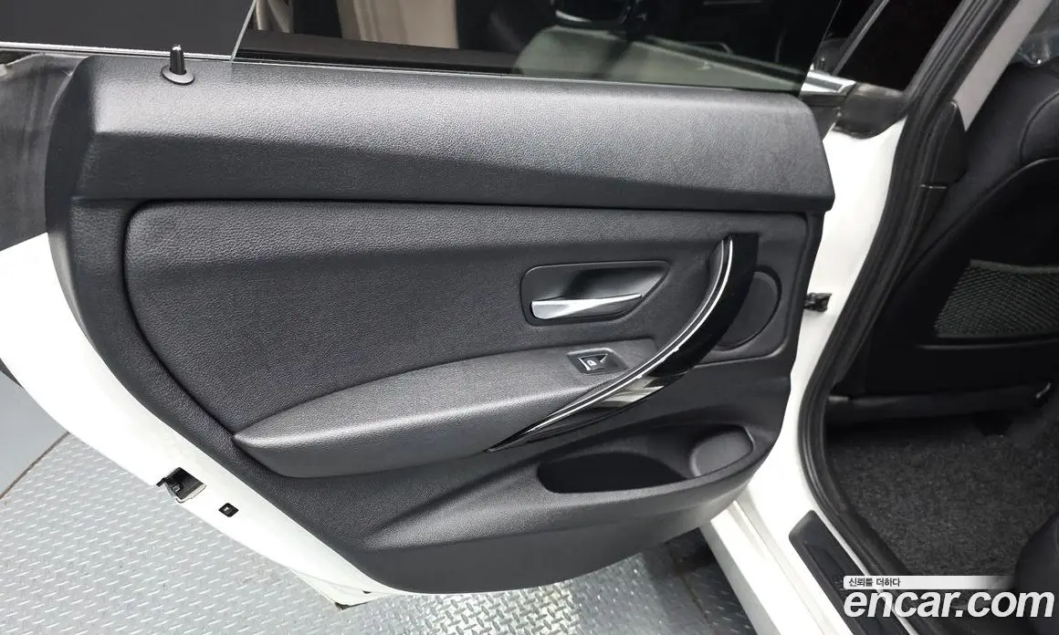 BMW 3 серия 2019 2.0 автомат (гидро), фото 15 BMW 3 серия 2019 2.0 автомат (гидро), фото 15