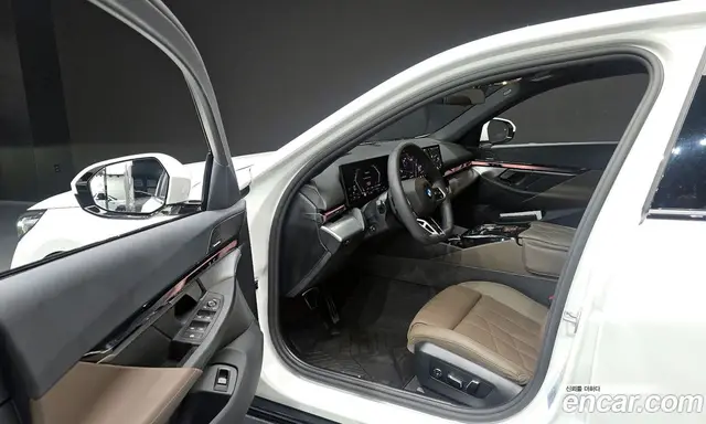 BMW 5 серия 2025 2.0 автомат (гидро), миниатюра 10
