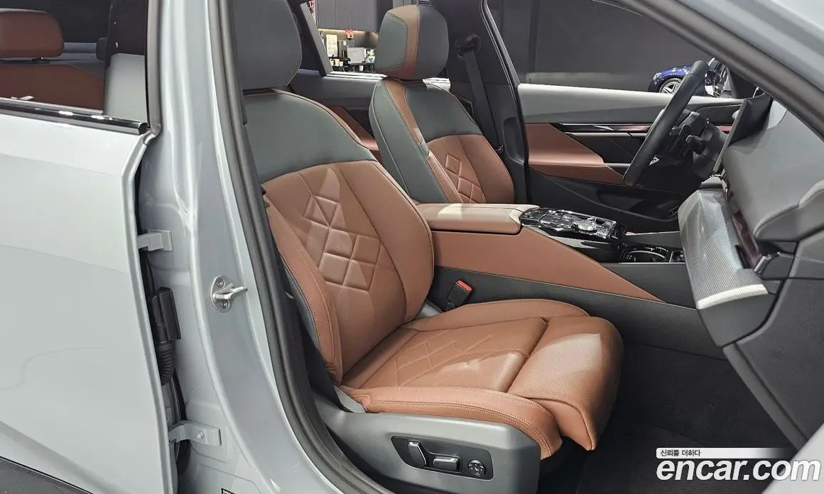 BMW 5 серия 2025 2.0 автомат (гидро), фото 16 BMW 5 серия 2025 2.0 автомат (гидро), фото 16
