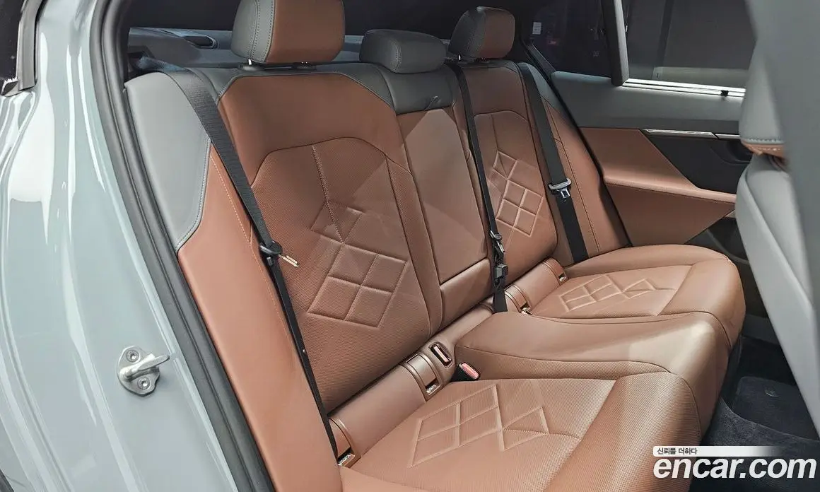 BMW 5 серия 2025 2.0 автомат (гидро), фото 17 BMW 5 серия 2025 2.0 автомат (гидро), фото 17
