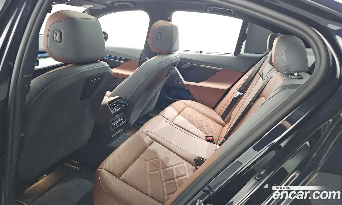 BMW 5 серия 2025 2.0 автомат (гидро), фото 19 BMW 5 серия 2025 2.0 автомат (гидро), фото 19