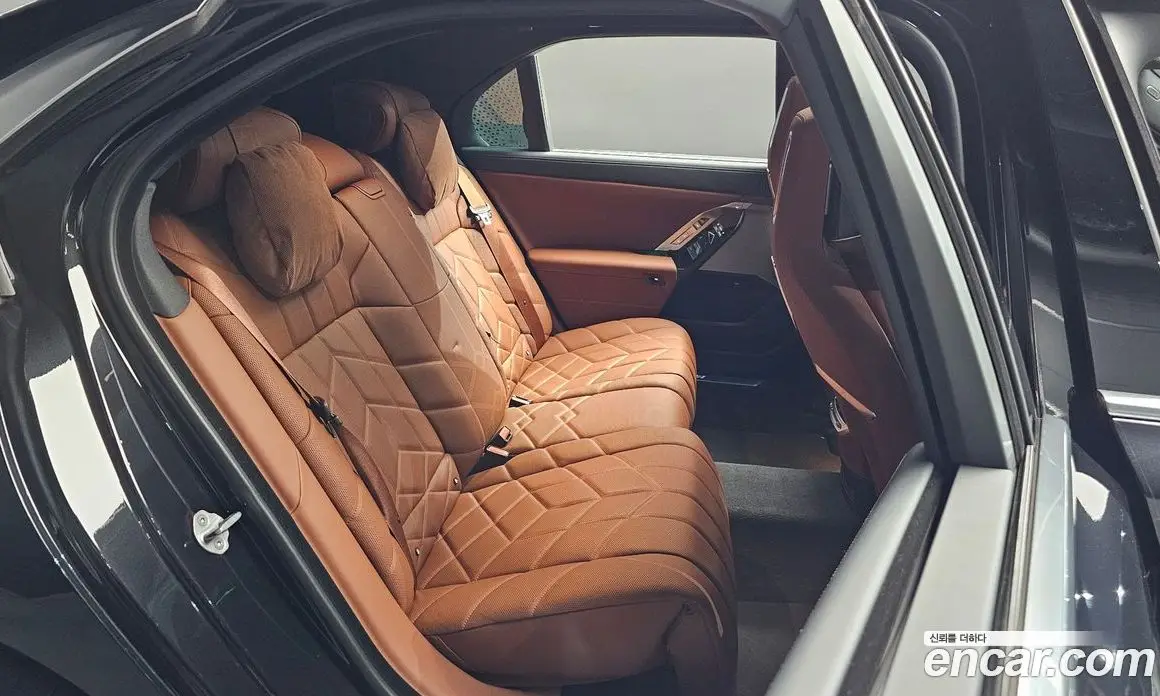 BMW 7 серия 2025 3.0 автомат (гидро), фото 17 BMW 7 серия 2025 3.0 автомат (гидро), фото 17