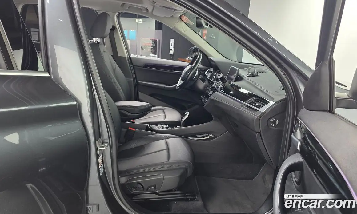 BMW X1 2022 2.0 автомат (гидро), фото 11