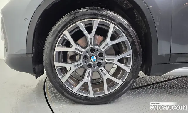 BMW X1 2022 2.0 автомат (гидро), миниатюра 5