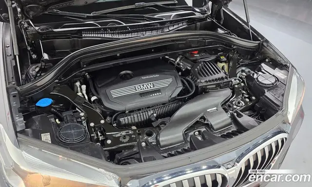 BMW X1 2022 2.0 автомат (гидро), миниатюра 6