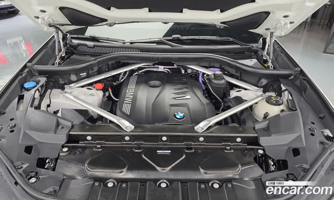 BMW X6 2024 3.0 автомат (гидро), фото 6