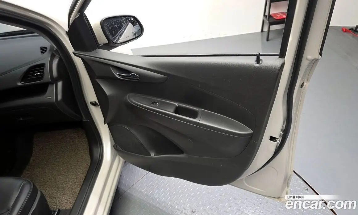 Chevrolet Spark 2017 1.0 автомат (гидро), фото 14