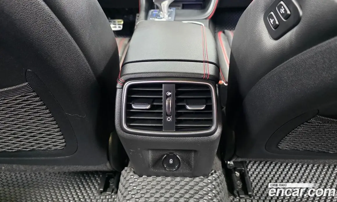 Genesis G70 2018 2.0 автомат (гидро), фото 25 Genesis G70 2018 2.0 автомат (гидро), фото 25