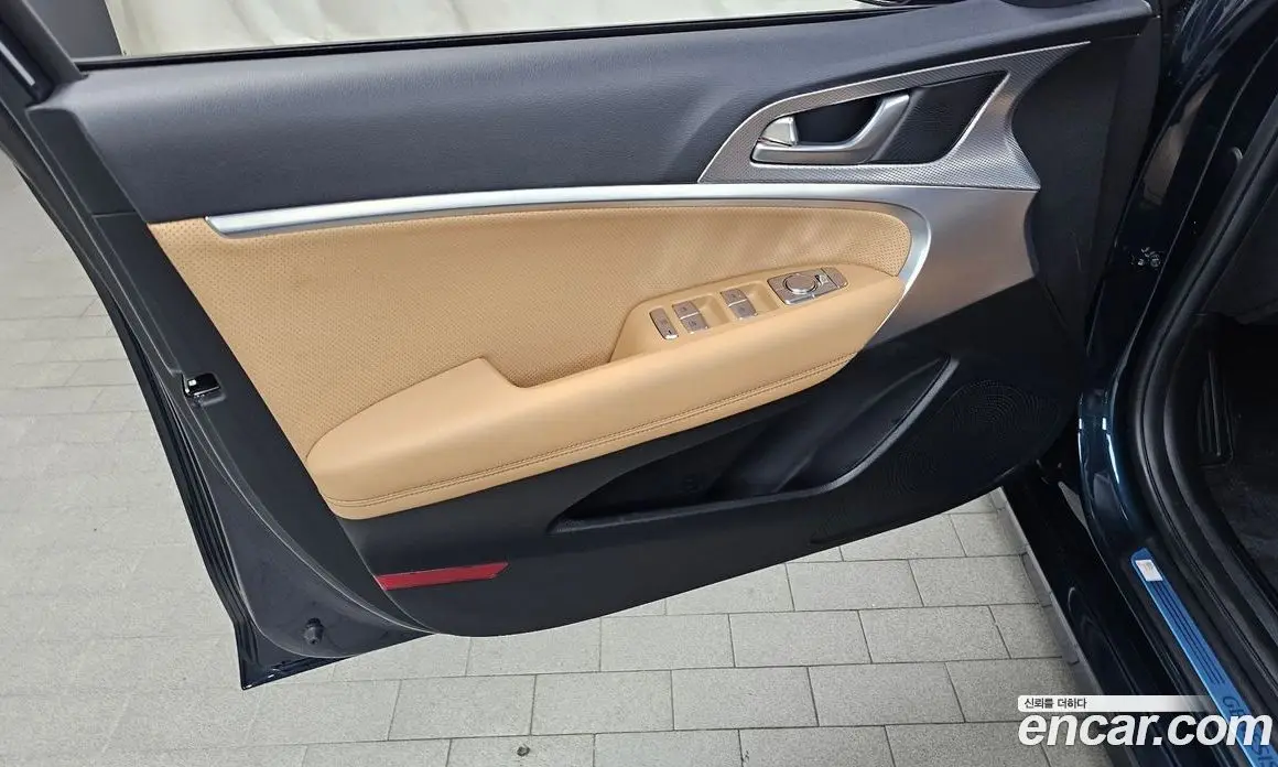 Genesis G70 2023 2.0 автомат (гидро), фото 14 Genesis G70 2023 2.0 автомат (гидро), фото 14