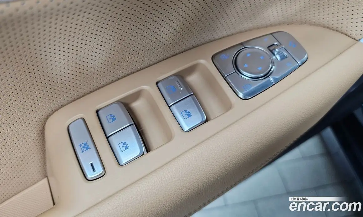 Genesis G70 2023 2.0 автомат (гидро), фото 27 Genesis G70 2023 2.0 автомат (гидро), фото 27