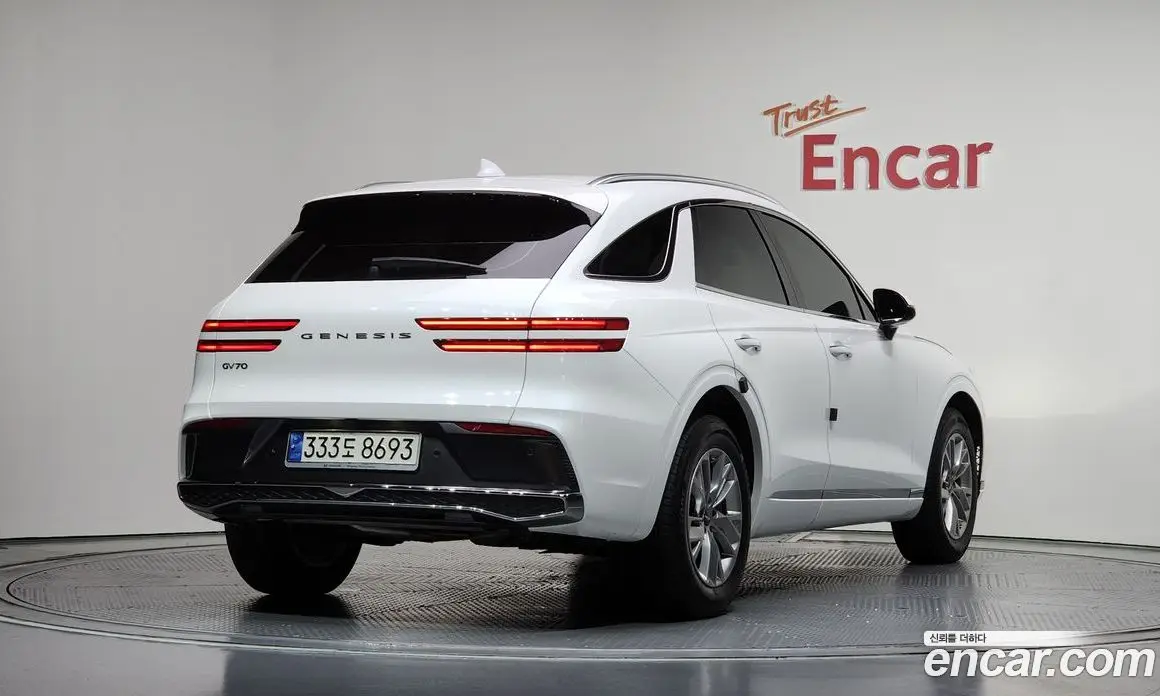 Genesis GV70 2025 2.5 автомат (гидро), фото 2 Genesis GV70 2025 2.5 автомат (гидро), фото 2