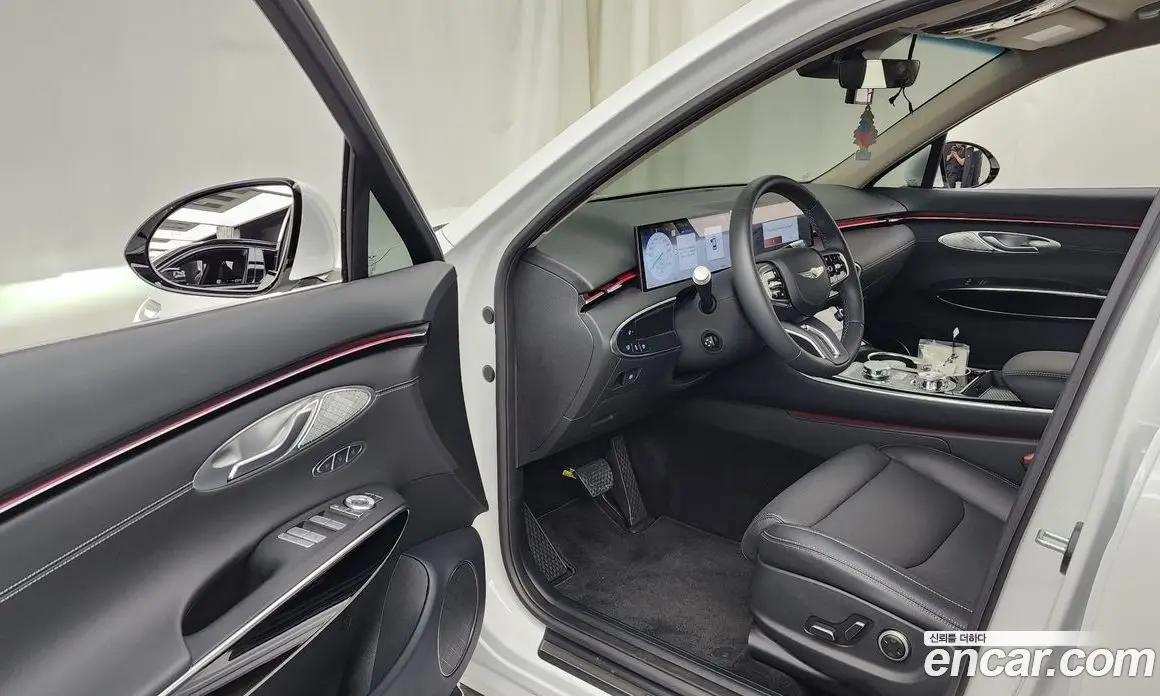 Genesis GV70 2025 2.5 автомат (гидро), фото 13 Genesis GV70 2025 2.5 автомат (гидро), фото 13