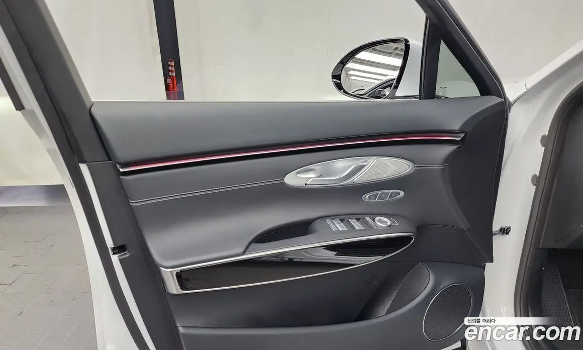 Genesis GV70 2025 2.5 автомат (гидро), фото 14 Genesis GV70 2025 2.5 автомат (гидро), фото 14