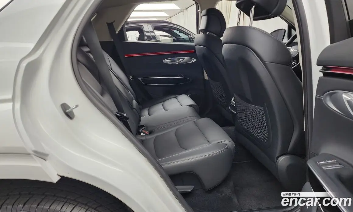 Genesis GV70 2025 2.5 автомат (гидро), фото 18 Genesis GV70 2025 2.5 автомат (гидро), фото 18
