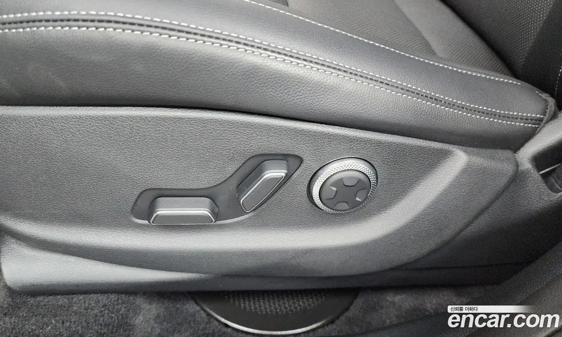 Genesis GV70 2025 2.5 автомат (гидро), фото 31 Genesis GV70 2025 2.5 автомат (гидро), фото 31