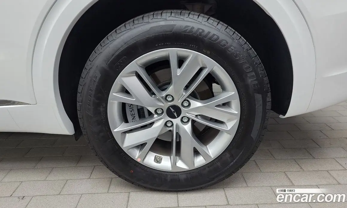 Genesis GV70 2025 2.5 автомат (гидро), фото 7 Genesis GV70 2025 2.5 автомат (гидро), фото 7
