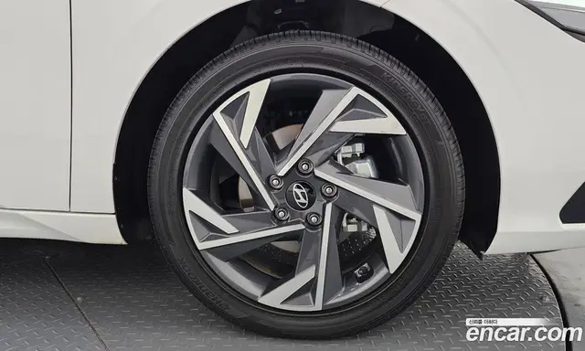 Hyundai Avante 2025 1.6 автомат (гидро), миниатюра 7 Hyundai Avante 2025 1.6 автомат (гидро), миниатюра 7