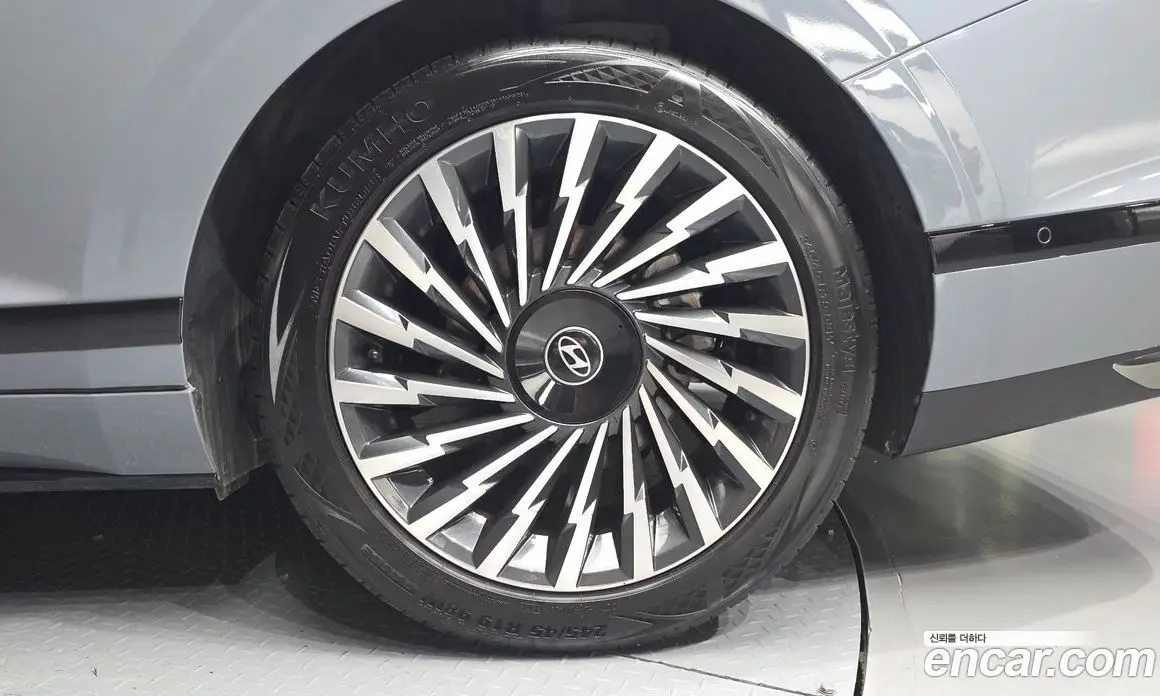 Hyundai Grandeur 2023 1.6 автомат (гидро), фото 5