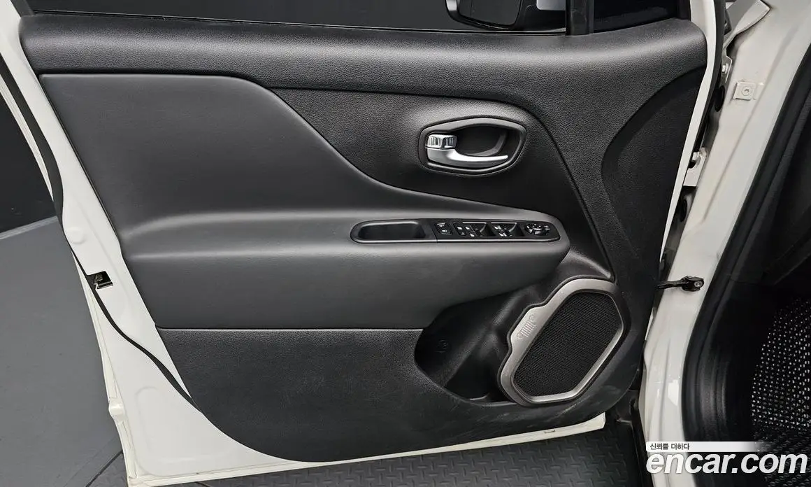 Jeep Renegade 2022 1.3 автомат (гидро), фото 13 Jeep Renegade 2022 1.3 автомат (гидро), фото 13