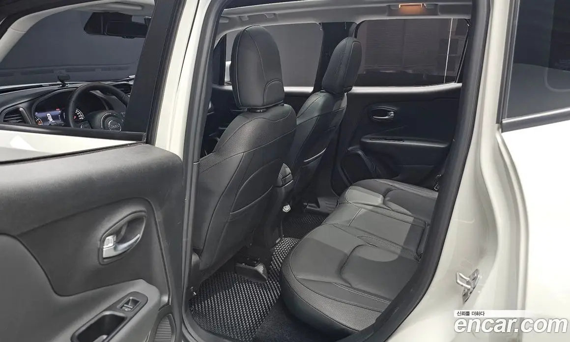 Jeep Renegade 2022 1.3 автомат (гидро), фото 17 Jeep Renegade 2022 1.3 автомат (гидро), фото 17